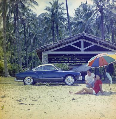 Campanha publicitária da agência Proeme para os automóveis Kombi e Karmann Ghia da Volkswagen