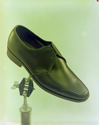 Campanha publicitária da agência J. Walter Thompson para calçado Passo Doble da Alpargatas