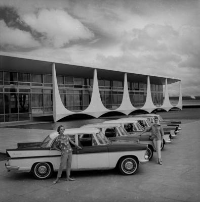 Campanha publicitária da agência Denison para automóveis Simca