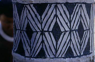 Série Xingu - Pintura em madeira para cerimônia do Kuarup (cerimônia dos mortos)