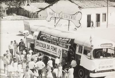 Fotograma do filme "O Profeta da Fome", de Maurice Capovilla