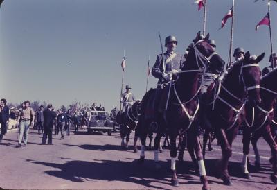 Salvador Allende no desfile militar em comemoração à independência chilena