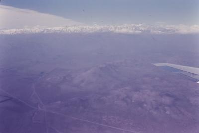 Vista aérea da janela do avião, trajeto entre Buenos Aires (Argentina) e Santiago (Chile)