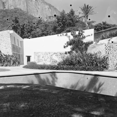 Painel de Burle Marx na residência de Walther Moreira Salles, projeto de Olavo Redig de Campos