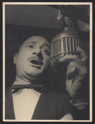 Carlos Galhardo ao microfone