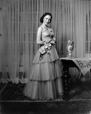 Lilian Cintra Leite com vestido de baile