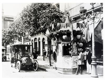 Rua Primeiro de Março; na altura da Rua do Ouvidor