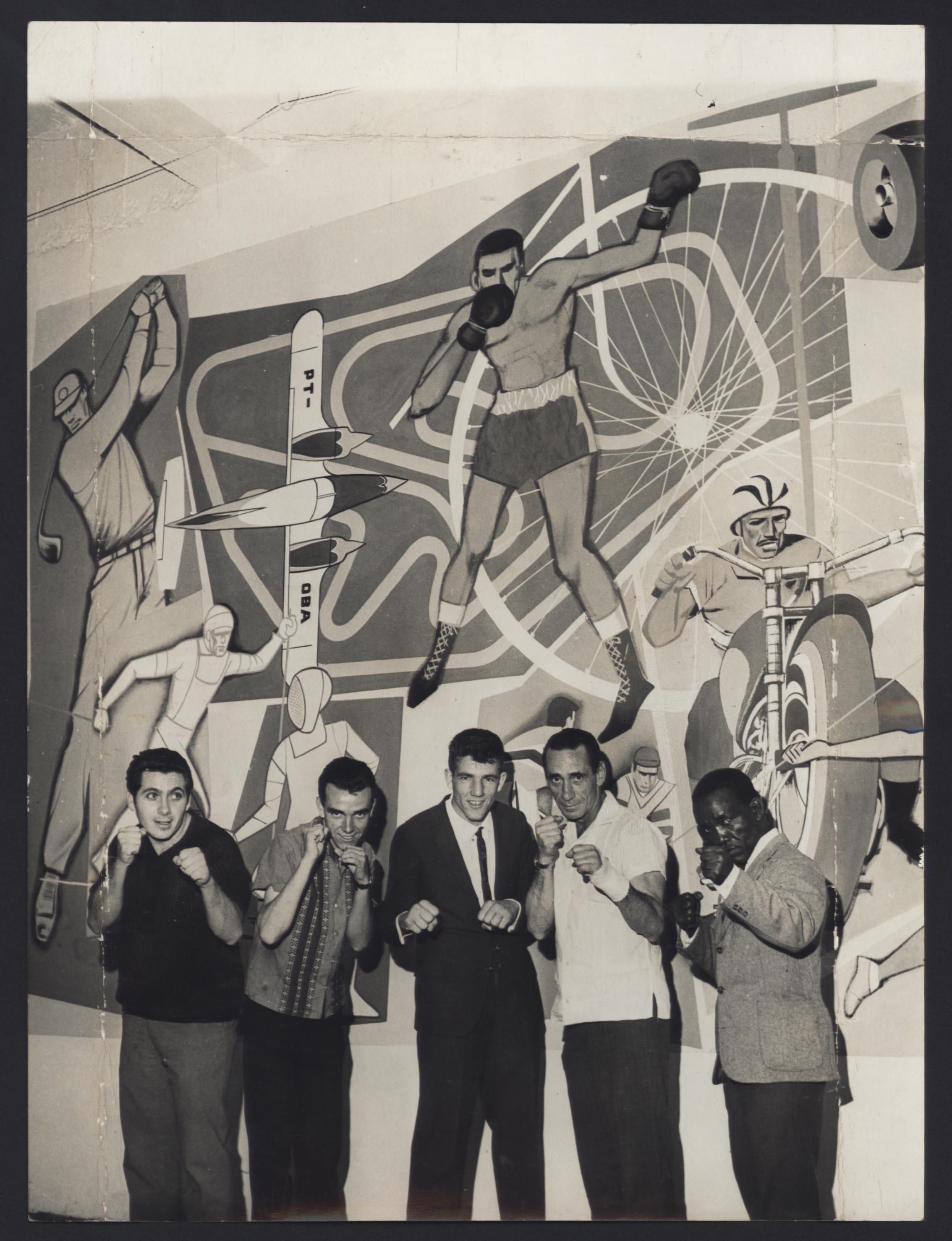 Nelson Gonçalves entre boxeadores