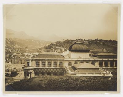 Fundos da Biblioteca Nacional, ao fundo os Arcos da Lapa e Santa Teresa