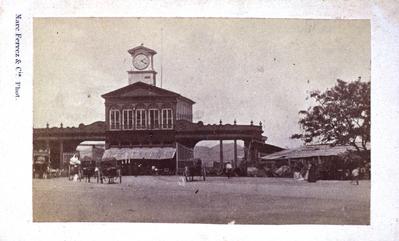 Estação das barcas, na Praça Dom Pedro II, atual Praça XV de novembro