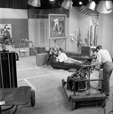 Vera Nunes e Walmor Chagas em campanha publicitária da agência J. Walter Thompson - televisão