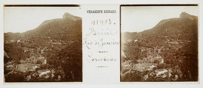 Morro do Corcovado; tomado da Rua do Aqueduto, atual Almirante Alexandrino