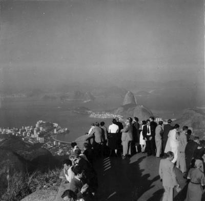 Panoramas - Vista do Corcovado, a enseada de Botafogo, na Baía de Guanabara e Pão de Açúcar