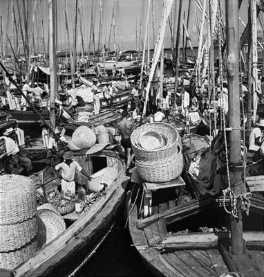 Embarcações na rampa e arredores do Mercado Modelo