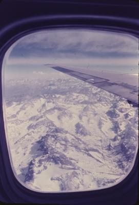 Vista aérea da janela do avião, trajeto entre Buenos Aires (Argentina) e Santiago (Chile)