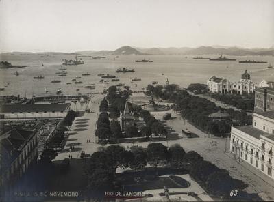 Praça XV de Novembro vista do alto da torre da igreja do Carmo