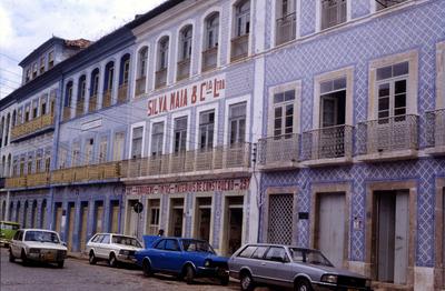 Aspecto de rua - casarões