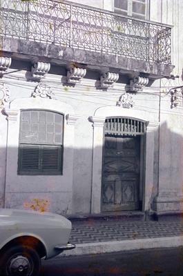 Sobrado - porta e janela