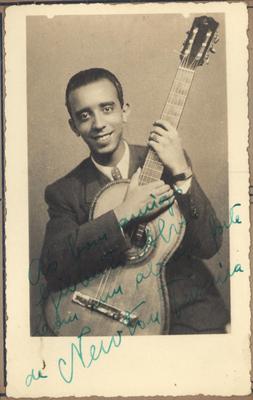 Newton Teixeira com o violão