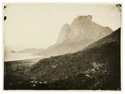 Pedra da Gávea; a partir de São Conrado