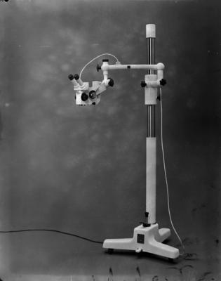 D.F.Vasconcellos - microscópio cirúrgico