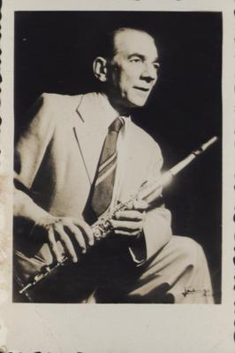 Dante Santoro com a flauta