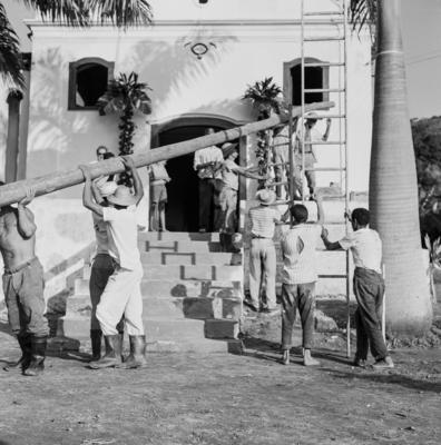 Preparativos para festa junina no Sítio Burle Marx