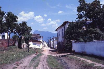 Arruamento e Igreja do Rosário (ao fundo)