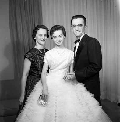 Silvia Ragel com vestido de baile