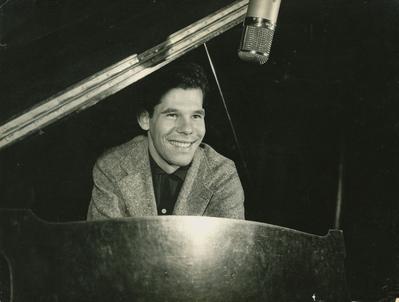 Carlos José ao microfone