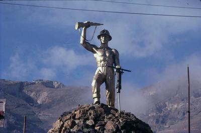 Série Bolívia - Monumento aos mineiros