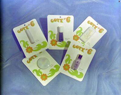 Campanha publicitária da agência Standard para produtos Coty