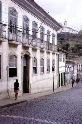 Sobrados e Igreja de São Francisco de Paula (ao fundo)