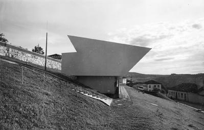 Escola Júlia Kubitschek