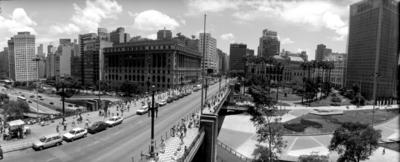 Vista do vale do Anhangabaú e do viaduto do Chá