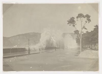 Ressaca na Avenida Beira-Mar