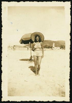 Hebe Camargo na praia