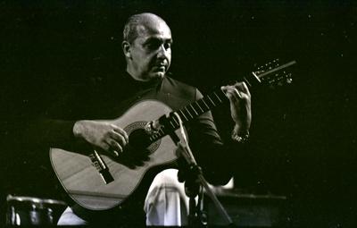 César Faria com o violão