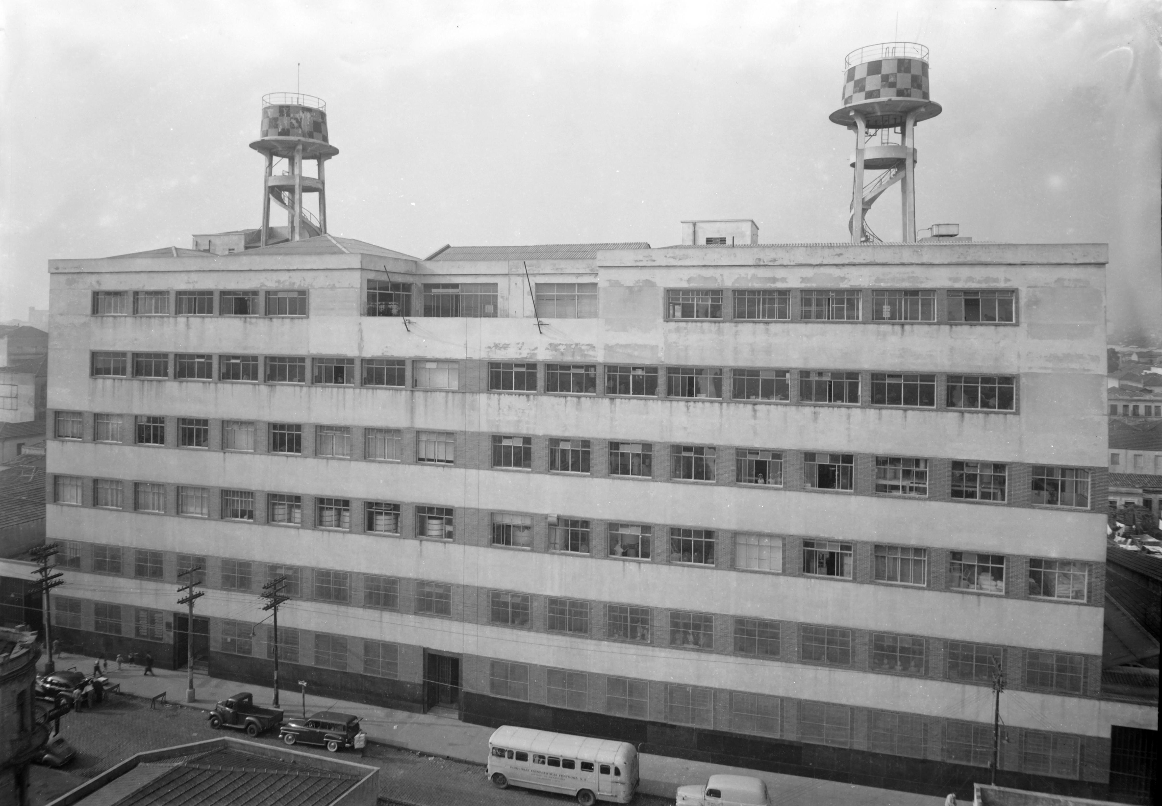 Fachada da fábrica do Instituto Medicamenta Fontoura