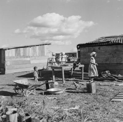 Moradia na Sacolândia, arredores de Brasília
