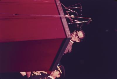 Pronunciamento do presidente chileno Salvador Allende, deposto dois anos depois por um golpe militar, e Sanchez Celedón, da Força Aérea do Chile