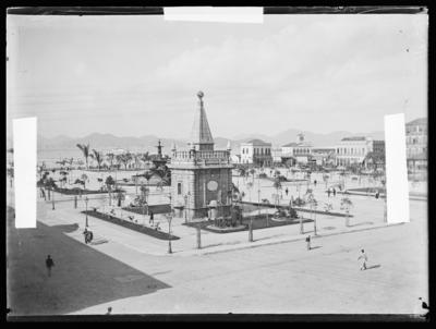 Vista da Praça XV de Novembro; em destaque o Chafariz do Mestre Valentim
