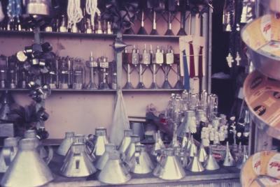 Produtos à venda em loja na região do nordeste brasileiro