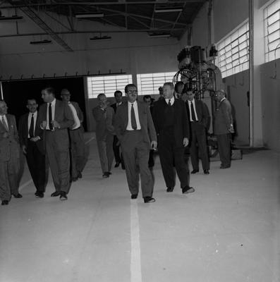 Visita do barão Rothschild à fábrica de tornos Promeca