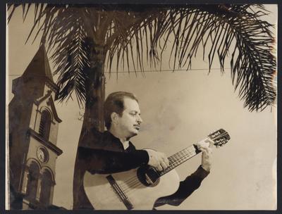 Luiz Bonfá com o violão