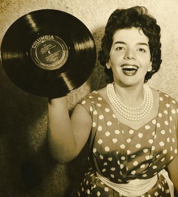 Lana Bittencourt com LP