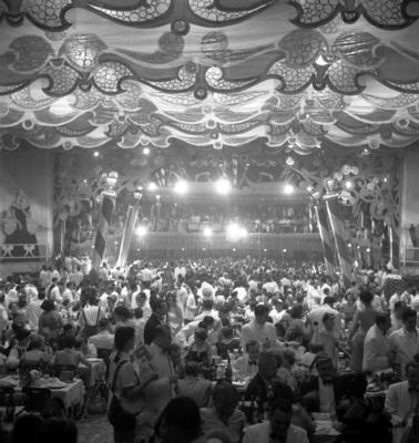 Baile de carnaval no Theatro Municipal do Rio de Janeiro
