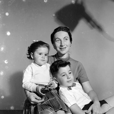 Família Lanzara Grisolia - mãe com Cynthia e Carlos Eduardo