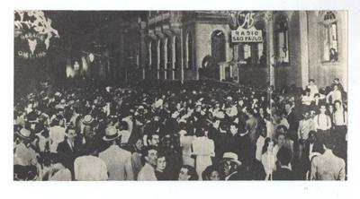 Multidão para ouvir Orlando Silva