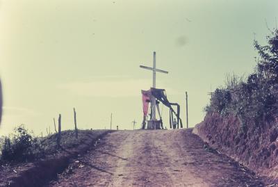 Cena do filme "O Profeta da Fome", de Maurice Capovilla. No centro, José Mojica Martins